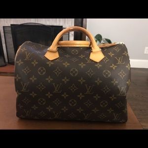 LV Speedy 30 in beautiful condition!!